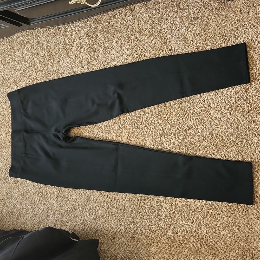 BLACK LEGGINGS